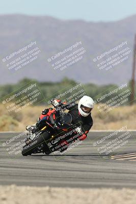 media/Oct-13-2025-Moto Forza (Mon) [[a66d839500]]/3-B Group/Session 3 (Turn 16)/